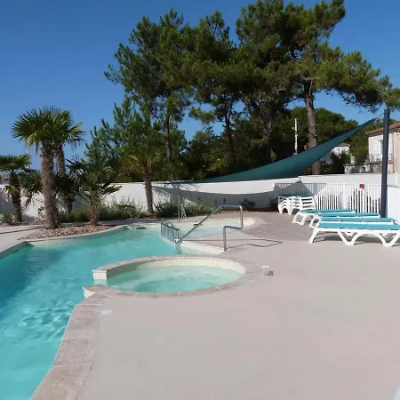 Pour 4 Pers Avec Terrasse, Jardin, Piscine Et Acces - Animaux Admis - Fr-1-194-218 Apartment La Tranche-sur-Mer