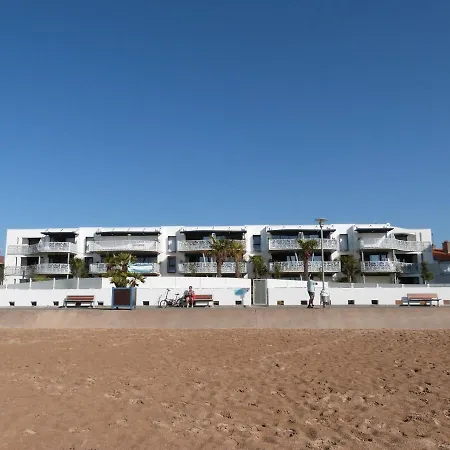 Apartment Pour 4 Pers Avec Terrasse, Jardin, Piscine Et Acces - Animaux Admis - Fr-1-194-218