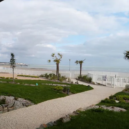 Pour 4 Pers Avec Terrasse, Jardin, Piscine Et Acces - Animaux Admis - Fr-1-194-218 Apartment La Tranche-sur-Mer