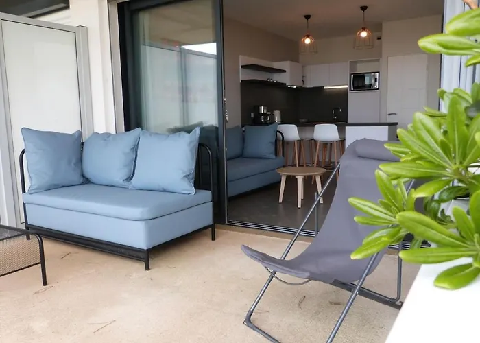 Apartment Pour 4 Pers Avec Terrasse, Jardin, Piscine Et Acces - Animaux Admis - Fr-1-194-218 *