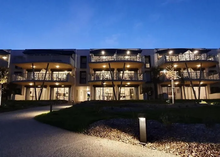 Apartment Pour 4 Pers Avec Terrasse, Jardin, Piscine Et Acces - Animaux Admis - Fr-1-194-218