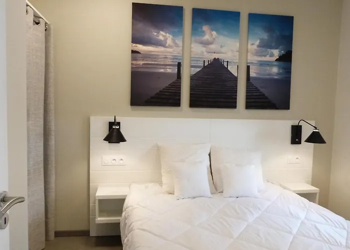 Pour 4 Pers Avec Terrasse, Jardin, Piscine Et Acces - Animaux Admis - Fr-1-194-218