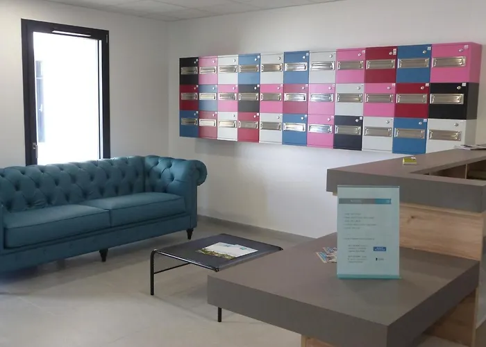 Pour 4 Pers Avec Terrasse, Jardin, Piscine Et Acces - Animaux Admis - Fr-1-194-218 *