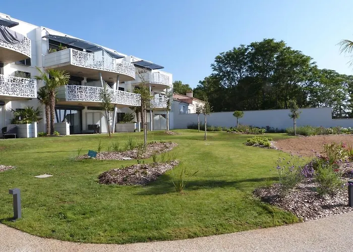 Pour 4 Pers Avec Terrasse, Jardin, Piscine Et Acces - Animaux Admis - Fr-1-194-218 La Tranche-sur-Mer