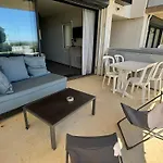 아파트 Pour 4 Pers Avec Terrasse, Jardin, Piscine Et Acces - Animaux Admis - Fr-1-194-218 *