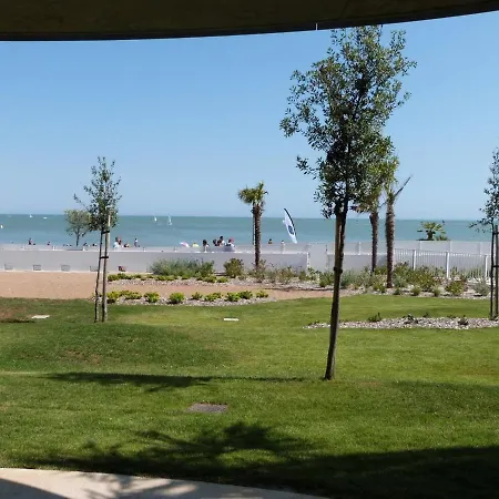 Pour 4 Pers Avec Terrasse, Jardin, Piscine Et Acces - Animaux Admis - Fr-1-194-218 *