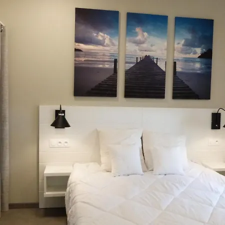 Pour 4 Pers Avec Terrasse, Jardin, Piscine Et Acces - Animaux Admis - Fr-1-194-218