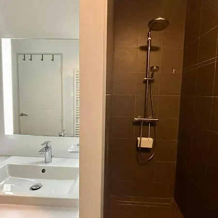 Pour 4 Pers Avec Terrasse, Jardin, Piscine Et Acces - Animaux Admis - Fr-1-194-218 아파트