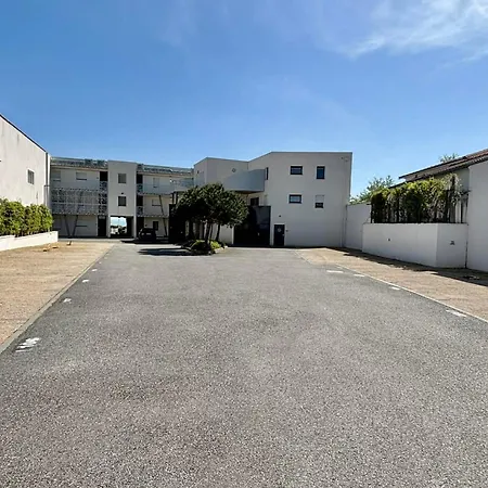 Pour 4 Pers Avec Terrasse, Jardin, Piscine Et Accès - Animaux Admis - Fr-1-194-218