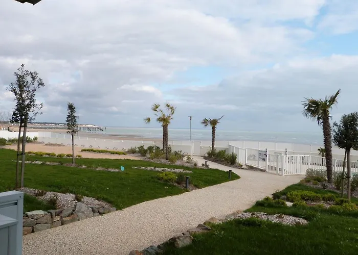 Pour 4 Pers Avec Terrasse, Jardin, Piscine Et Acces - Animaux Admis - Fr-1-194-218 아파트 라트슈수르메르